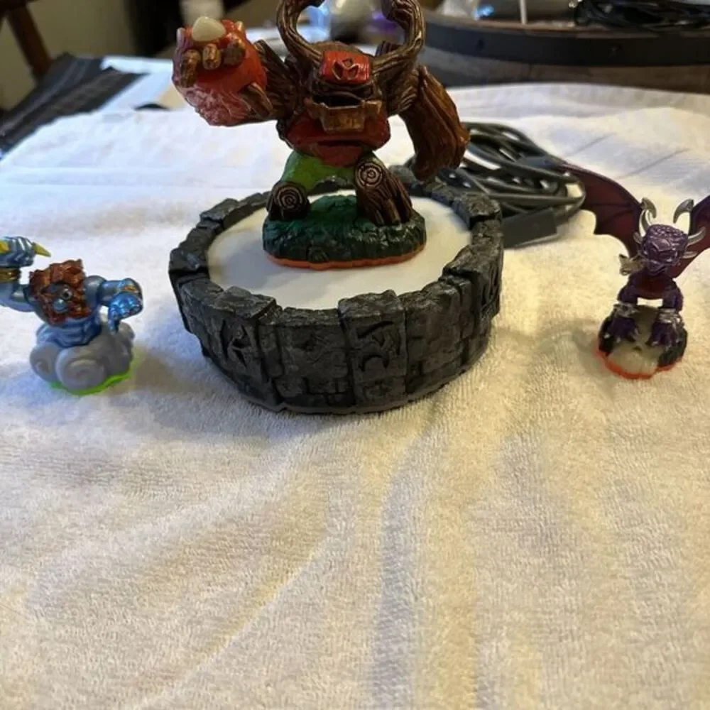 Skylanders Portal of Power‎ Xbox 360, 3 Characters Included